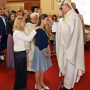 Nadbiskup Kutleša podijelio sakrament potvrde krizmanicima u Đurmancu